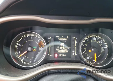 2016 Jeep Cherokee Latitude z USA, uszkodzony, nr VIN 1C4PJLCB6GW171384